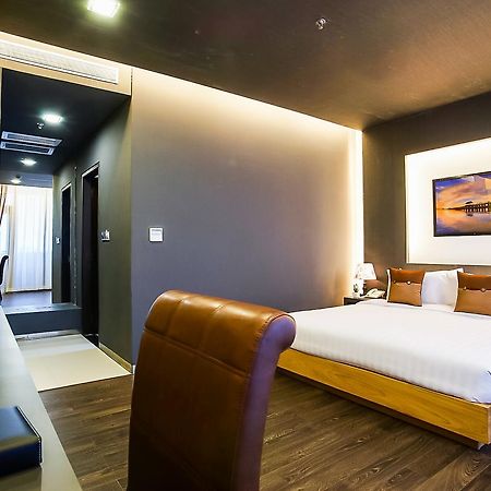Tryp By Wyndham Yangon Hotel Exterior foto