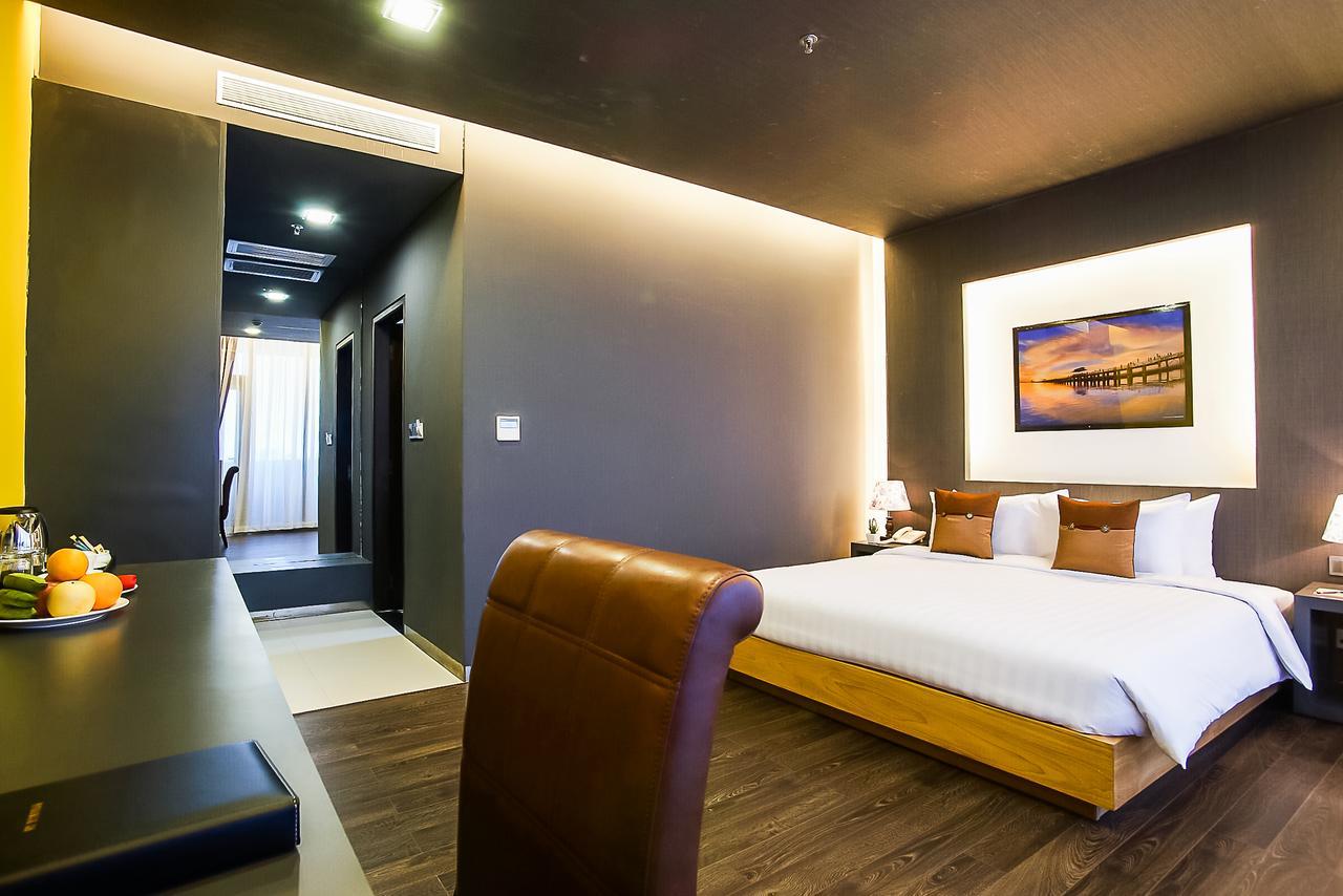 Tryp By Wyndham Yangon Hotel Exterior foto
